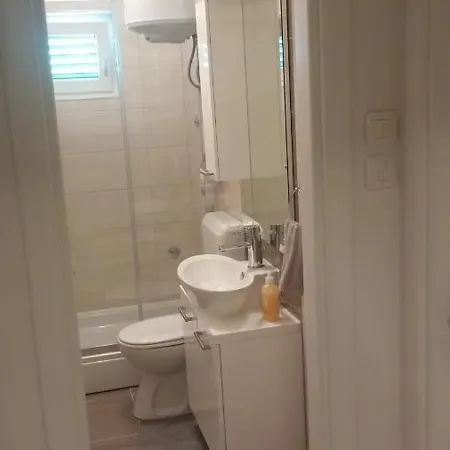 Apartment Glory Split