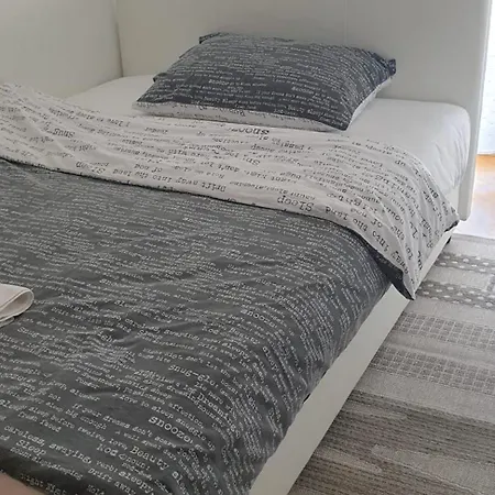 Glory Apartment *