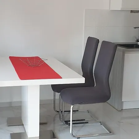 Glory Apartment *